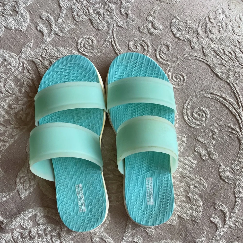 Shower slippers - Picture 1 of 4